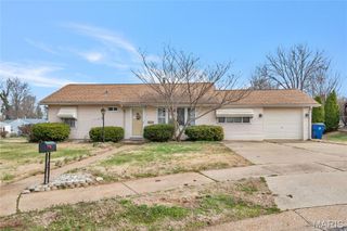 3240 Lynros Drive, St Ann, MO 63074