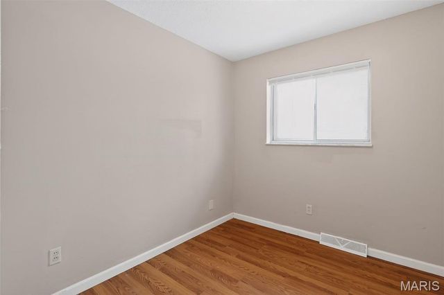 9033 Bobb Avenue, St Louis, MO 63114