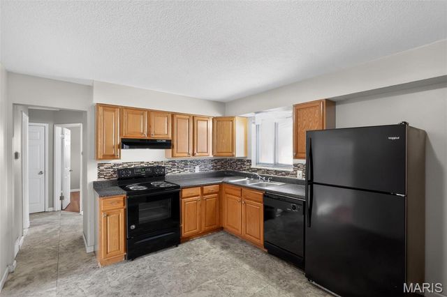 9033 Bobb Avenue, St Louis, MO 63114