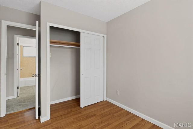 9033 Bobb Avenue, St Louis, MO 63114