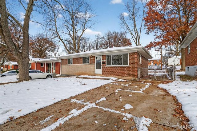 9033 Bobb Avenue, St Louis, MO 63114