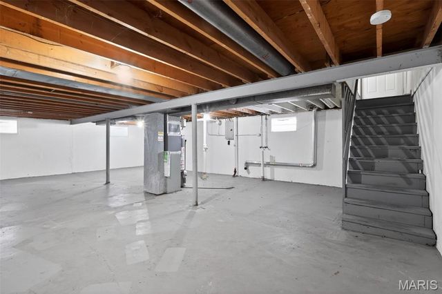 9033 Bobb Avenue, St Louis, MO 63114