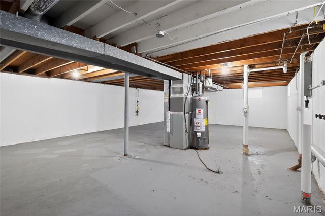 9033 Bobb Avenue, St Louis, MO 63114