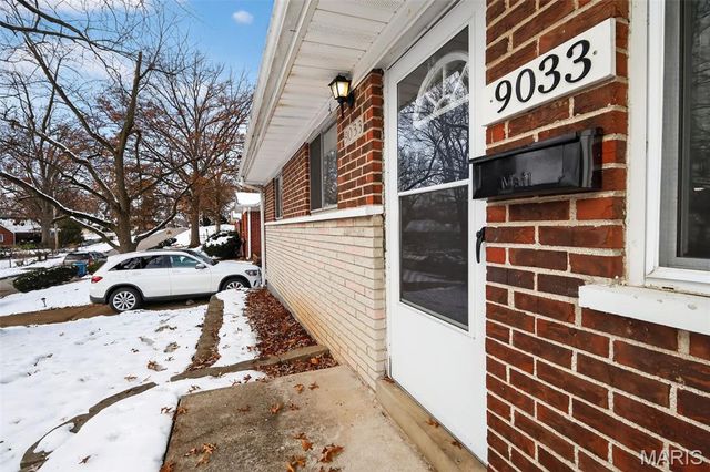 9033 Bobb Avenue, St Louis, MO 63114