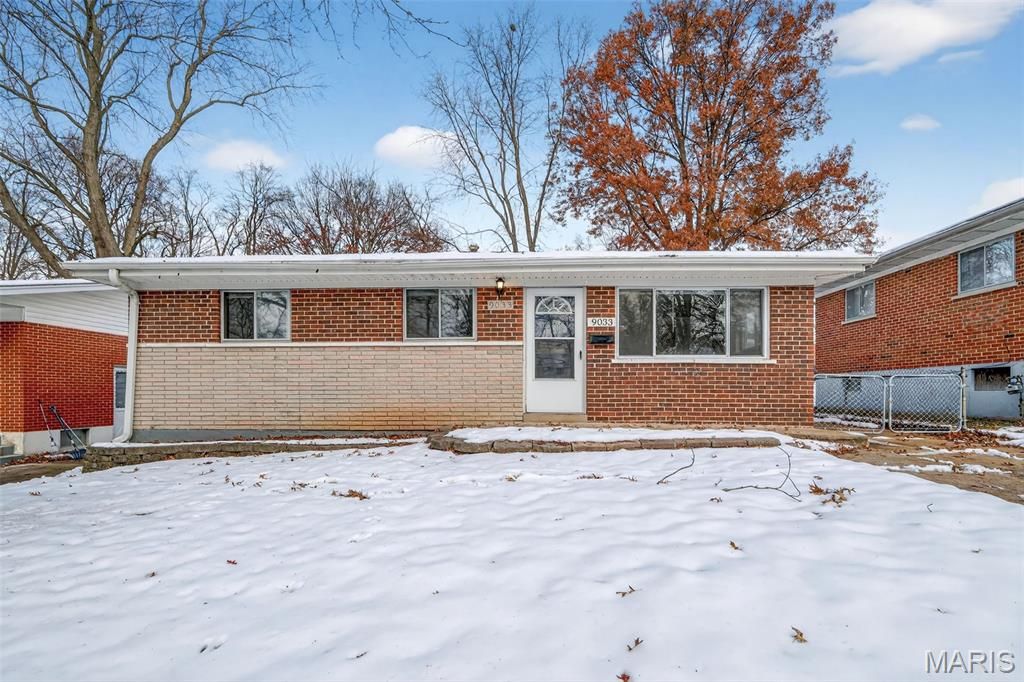 9033 Bobb Avenue, St Louis, MO 63114
