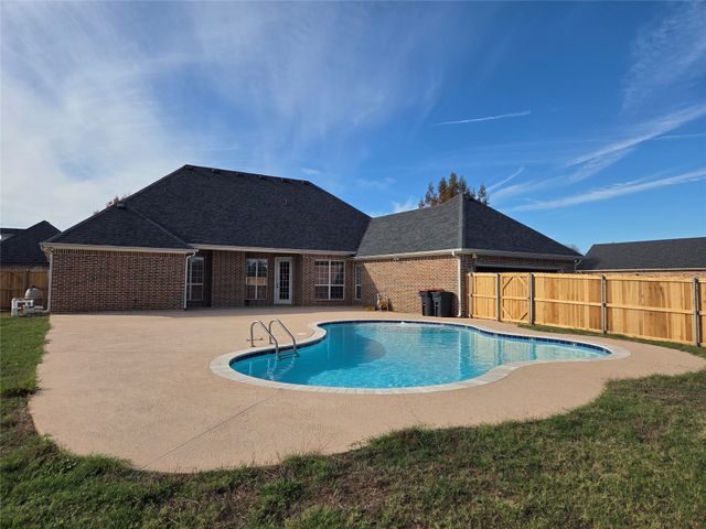 3940 47th Street NE, Paris, TX 75462