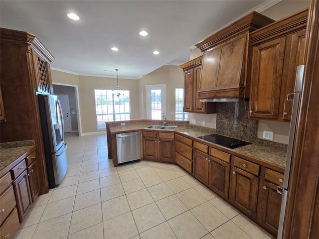 3940 47th Street NE, Paris, TX 75462