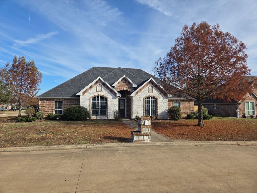 3940 47th Street NE, Paris, TX 75462