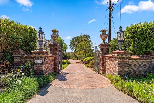 1779 Elevado Road, Vista, CA 92084