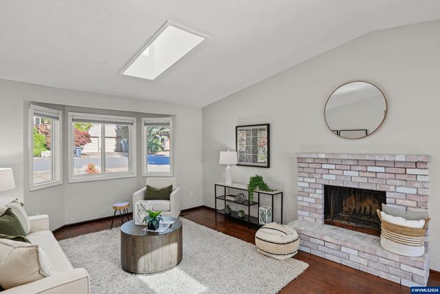 1156 NW Charlemagne Pl, Corvallis, OR 97330
