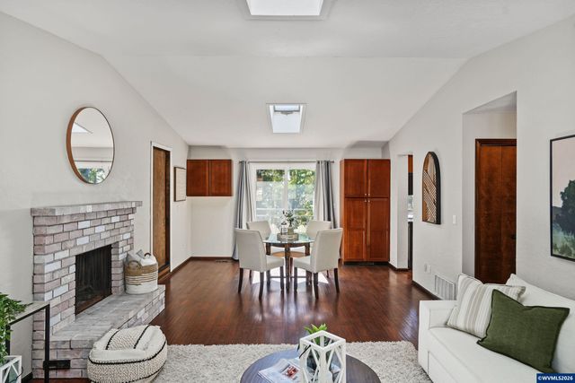 1156 NW Charlemagne Pl, Corvallis, OR 97330