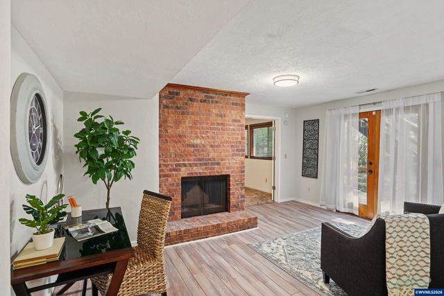 1156 NW Charlemagne Pl, Corvallis, OR 97330