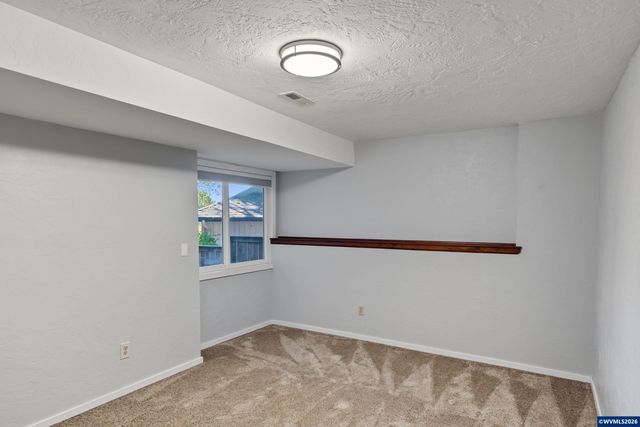 1156 NW Charlemagne Pl, Corvallis, OR 97330