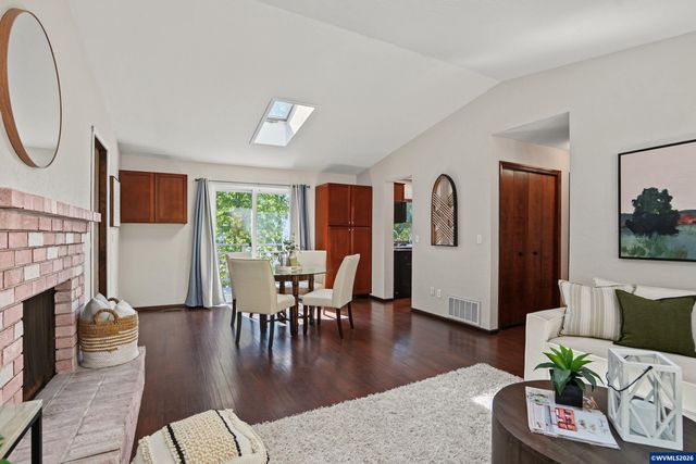 1156 NW Charlemagne Pl, Corvallis, OR 97330