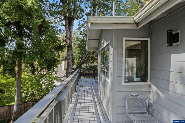 1156 NW Charlemagne Pl, Corvallis, OR 97330