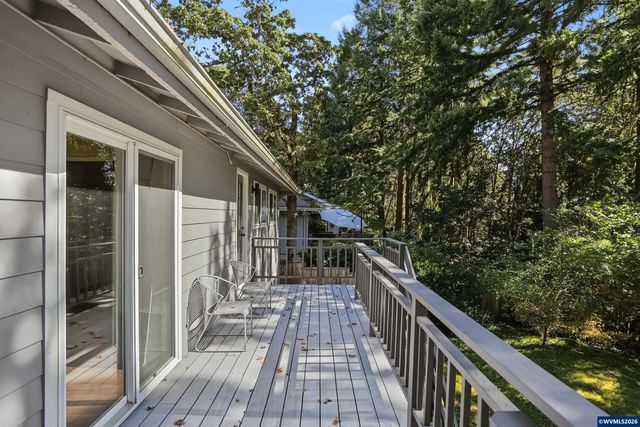 1156 NW Charlemagne Pl, Corvallis, OR 97330