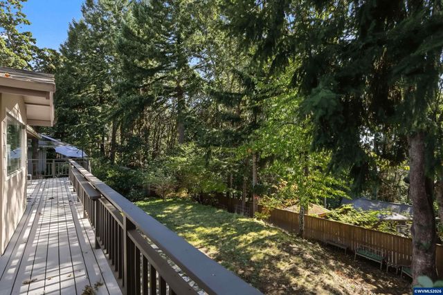 1156 NW Charlemagne Pl, Corvallis, OR 97330