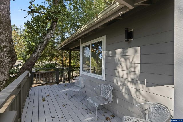 1156 NW Charlemagne Pl, Corvallis, OR 97330