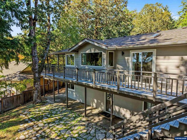 1156 NW Charlemagne Pl, Corvallis, OR 97330