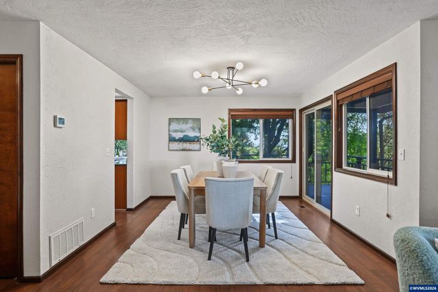 1156 NW Charlemagne Pl, Corvallis, OR 97330