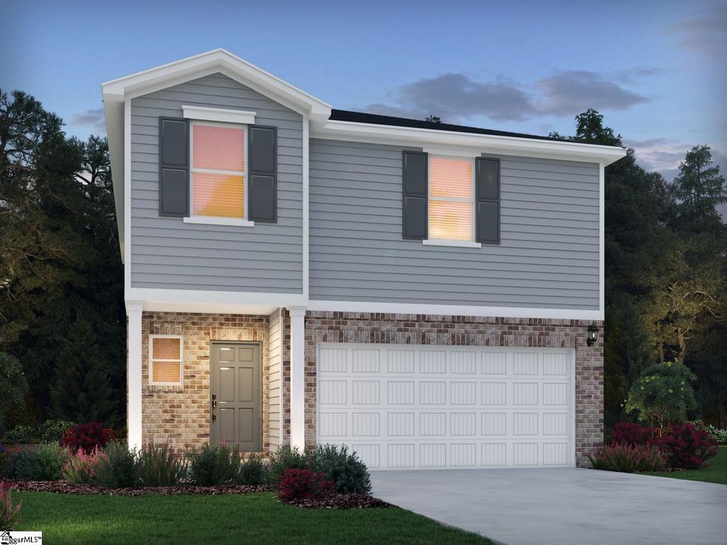 662 Cozy Bluff Road, Spartanburg, SC 29301