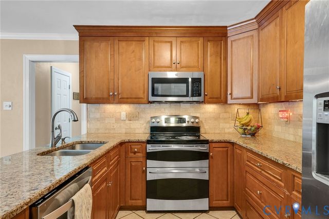 2931 Ellesmere Dr, Midlothian, VA 23113
