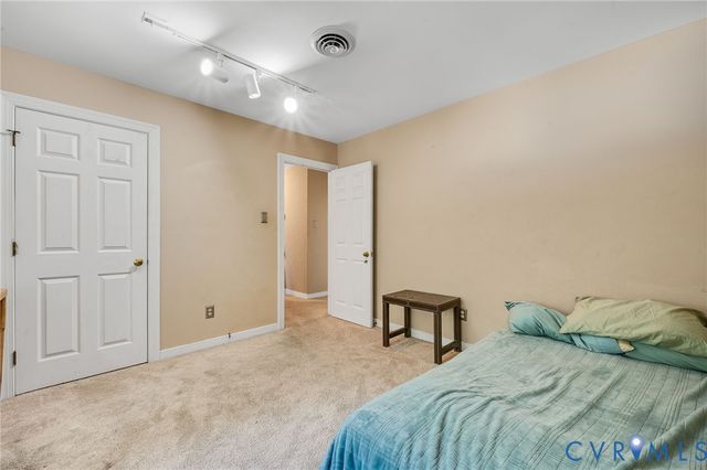 2931 Ellesmere Dr, Midlothian, VA 23113
