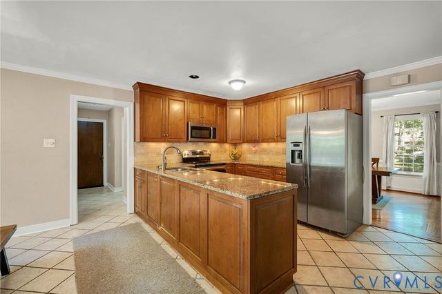 2931 Ellesmere Dr, Midlothian, VA 23113
