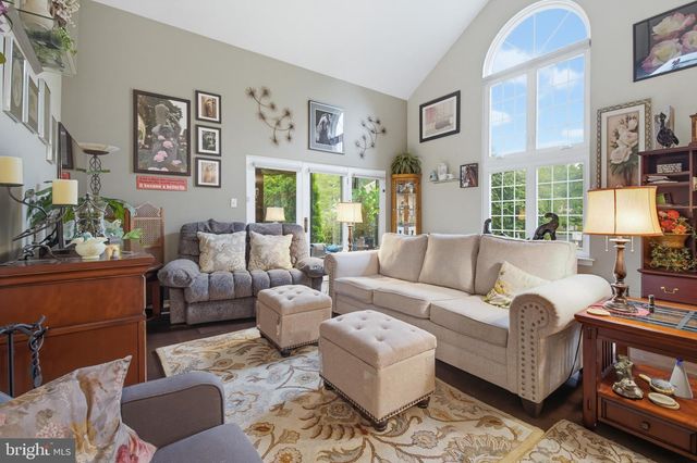 232 WILLOW VALLEY DR, Lancaster, PA 17602