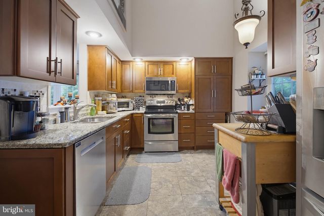 232 WILLOW VALLEY DR, Lancaster, PA 17602