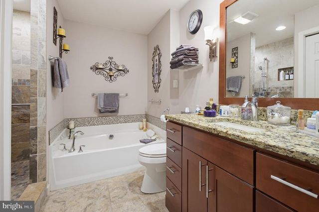 232 WILLOW VALLEY DR, Lancaster, PA 17602