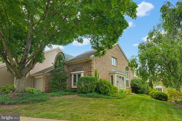 232 WILLOW VALLEY DR, Lancaster, PA 17602