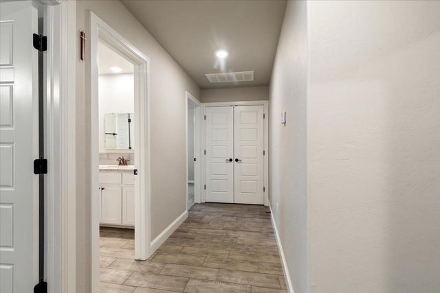 4404 SW Brandon Ln, Lawton, OK 73505