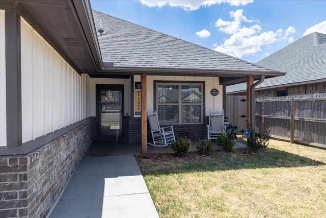 4404 SW Brandon Ln, Lawton, OK 73505