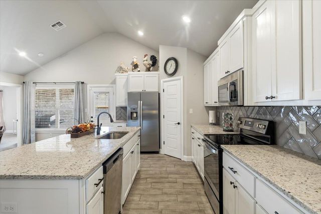 4404 SW Brandon Ln, Lawton, OK 73505