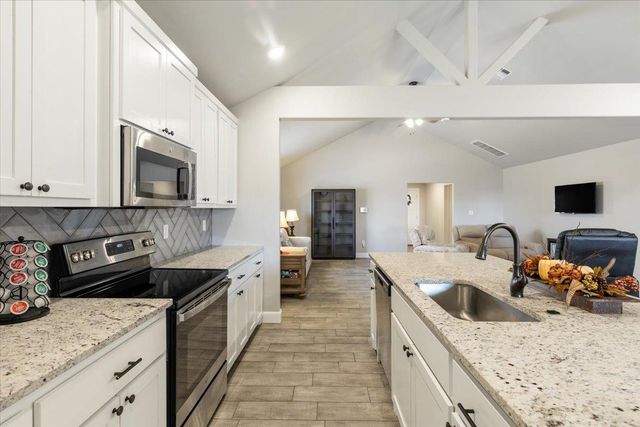 4404 SW Brandon Ln, Lawton, OK 73505