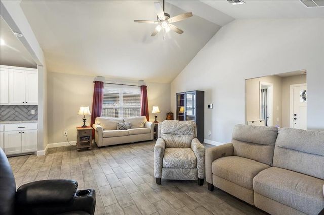 4404 SW Brandon Ln, Lawton, OK 73505