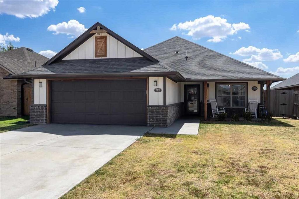 4404 SW Brandon Ln, Lawton, OK 73505