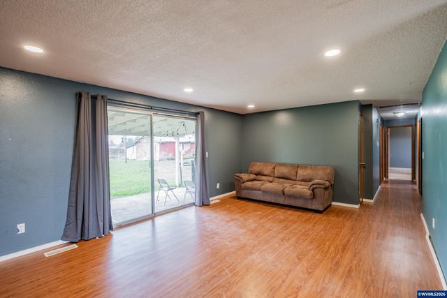 31666 S 5th St, Lebanon, OR 97355