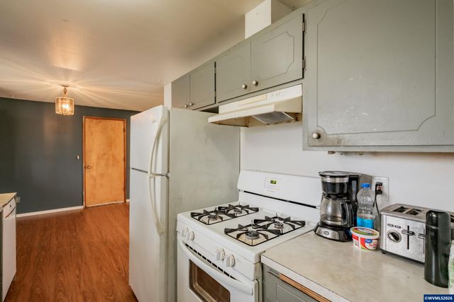 31666 S 5th St, Lebanon, OR 97355