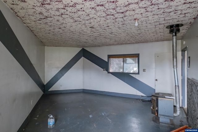 31666 S 5th St, Lebanon, OR 97355