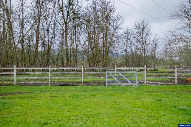 31666 S 5th St, Lebanon, OR 97355