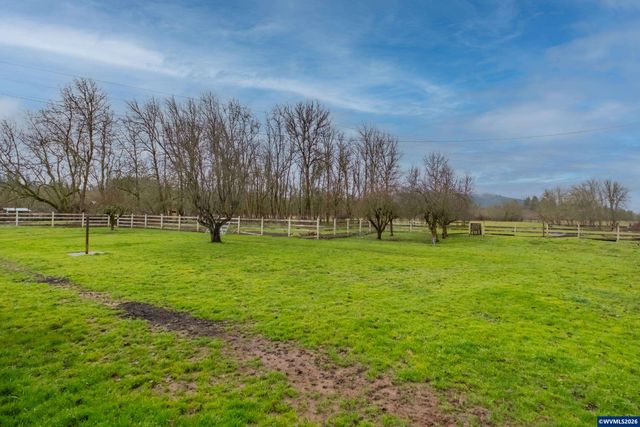 31666 S 5th St, Lebanon, OR 97355