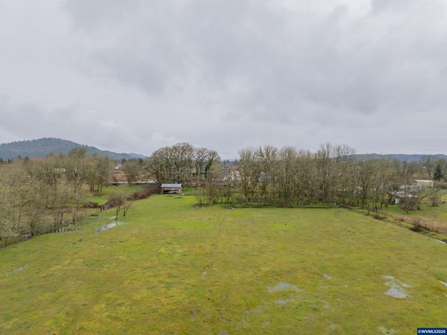 31666 S 5th St, Lebanon, OR 97355