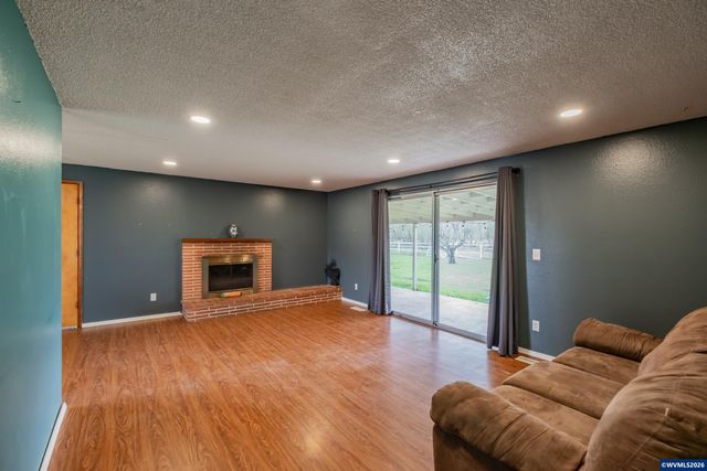 31666 S 5th St, Lebanon, OR 97355