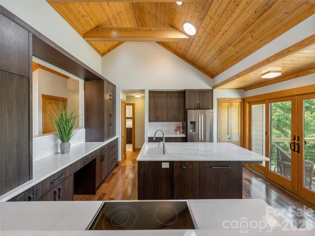 35 Carriage Forest Court, Hendersonville, NC 28791