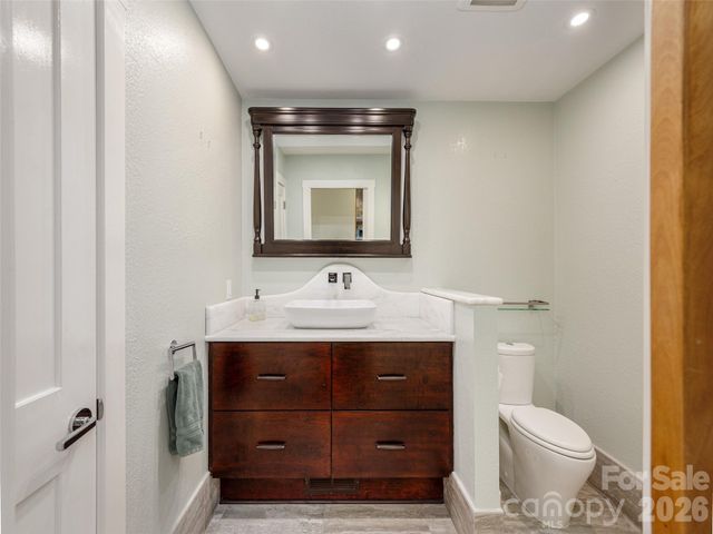 35 Carriage Forest Court, Hendersonville, NC 28791