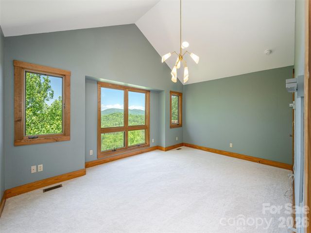 35 Carriage Forest Court, Hendersonville, NC 28791