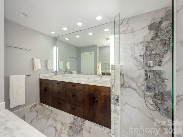 35 Carriage Forest Court, Hendersonville, NC 28791