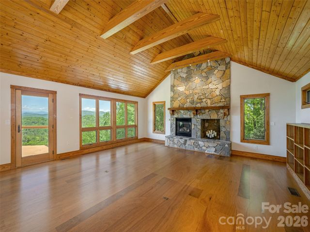 35 Carriage Forest Court, Hendersonville, NC 28791